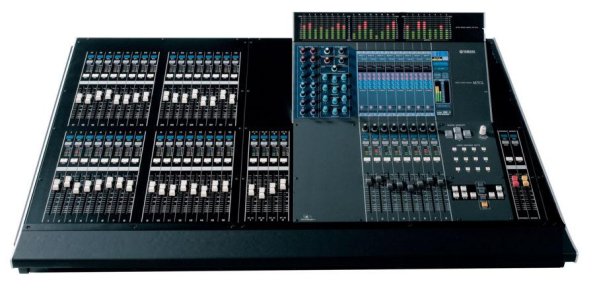 Yamaha M7CL 32 Yamaha M7CL 32