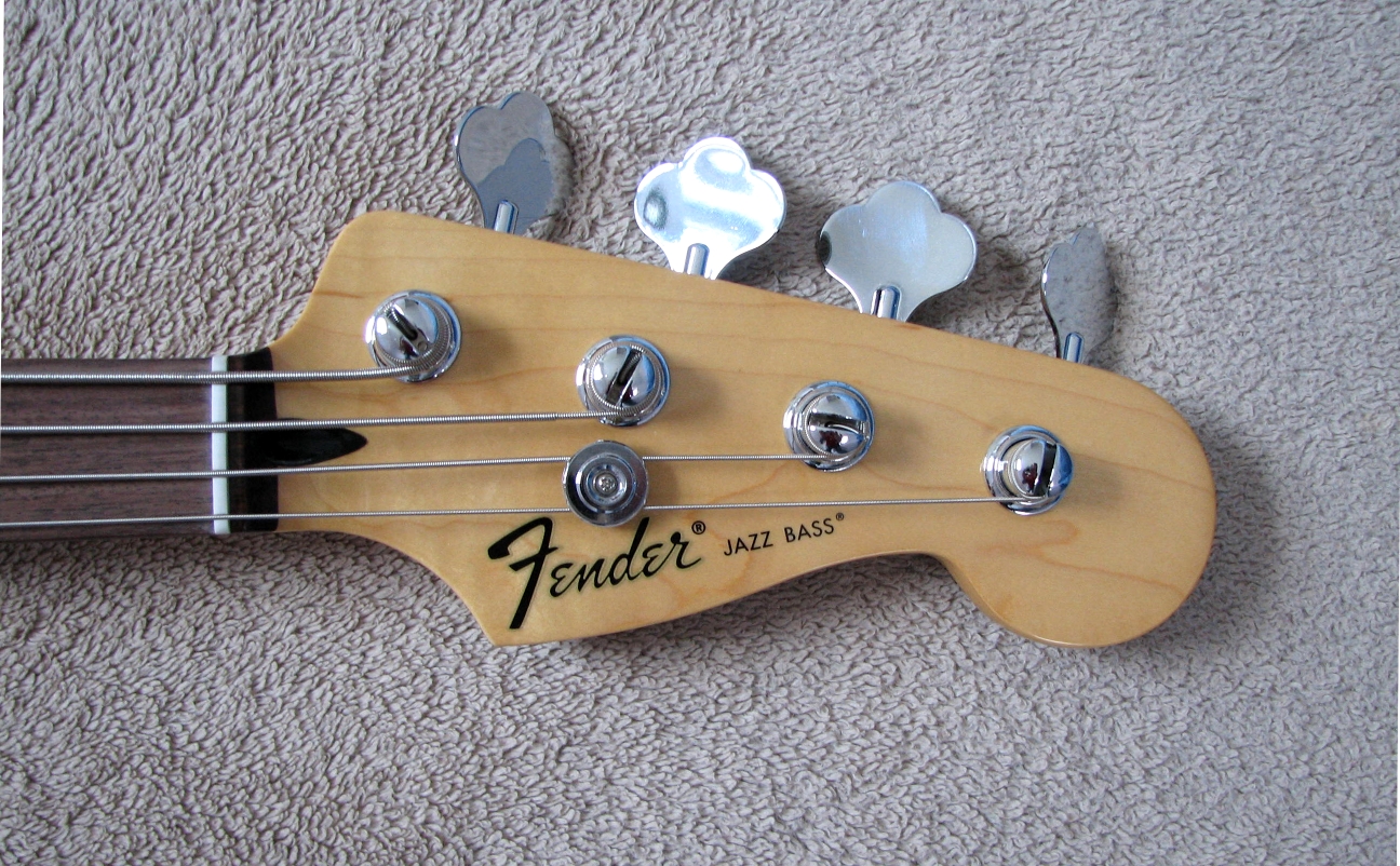 Fender Standard Jazz Bass